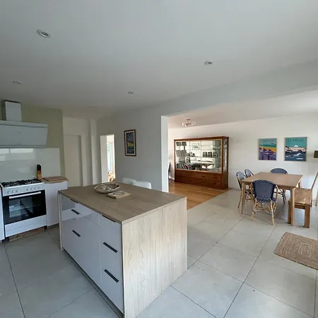 Hébergement de vacances Maison Familiale Avec Jardin Et Parking , A 300m De La *