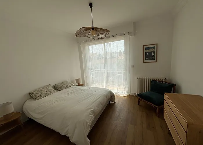 Maison Familiale Avec Jardin Et Parking , A 300m De La Hébergement de vacances Les Sables-dʼOlonne