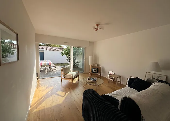 Maison Familiale Avec Jardin Et Parking , A 300m De La Hébergement de vacances Les Sables-dʼOlonne