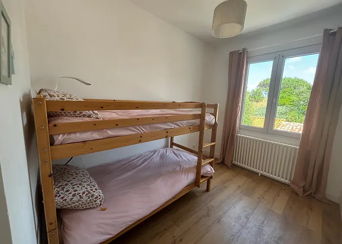 Maison Familiale Avec Jardin Et Parking , A 300m De La Hébergement de vacances Les Sables-dʼOlonne