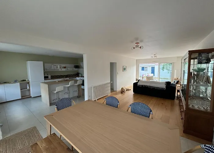 Maison Familiale Avec Jardin Et Parking , A 300m De La Les Sables-dʼOlonne