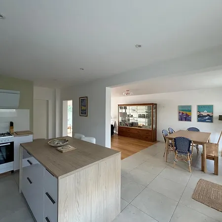 Vakantiehuis Maison Familiale Avec Jardin Et Parking , A 300m De La